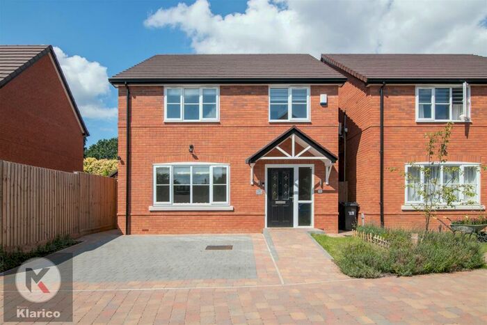 4 Bedroom Detached House To Rent In Warwick Gardens, Hall Green, B28