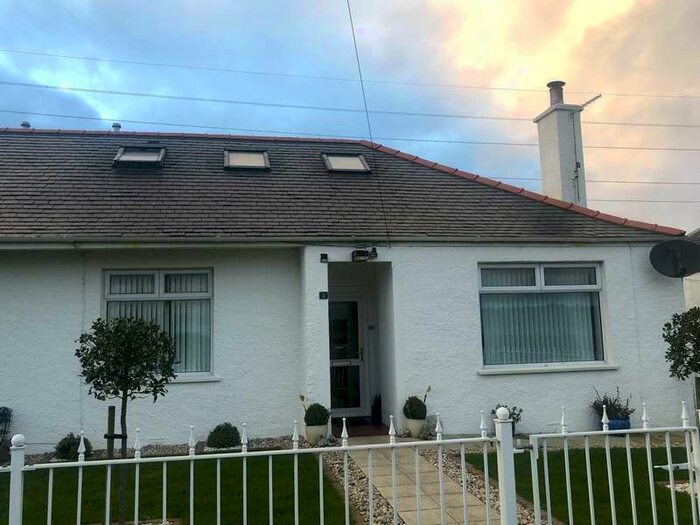 3 Bedroom Semi-Detached House To Rent In 2 Auchans Farm Cottage, PA6