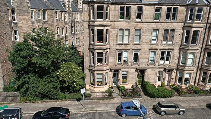 2 Bedroom Flat To Rent In Comely Bank Avenue, Edinburgh, EH4