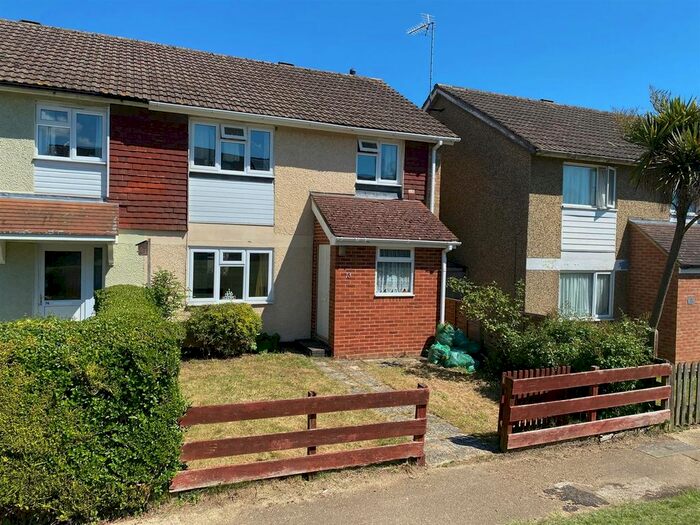 3 Bedroom End Of Terrace House To Rent In Bredgar Close, Ashford, TN23