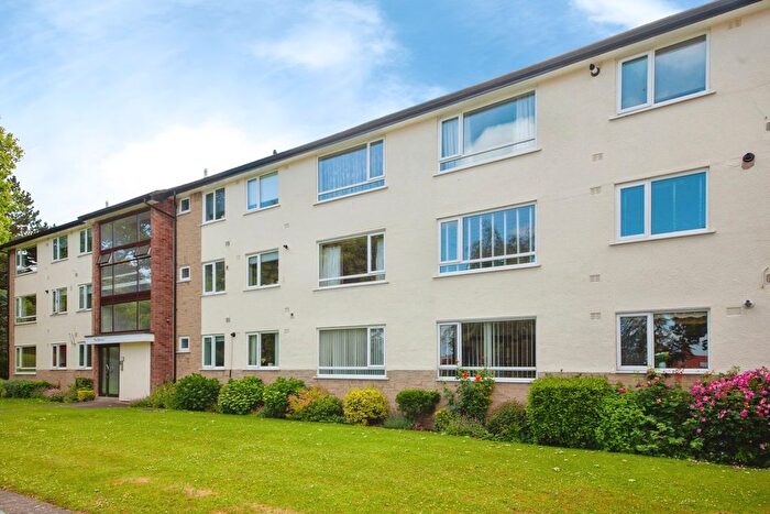2 Bedroom Flat For Sale In The Glen, Sheffield, S10