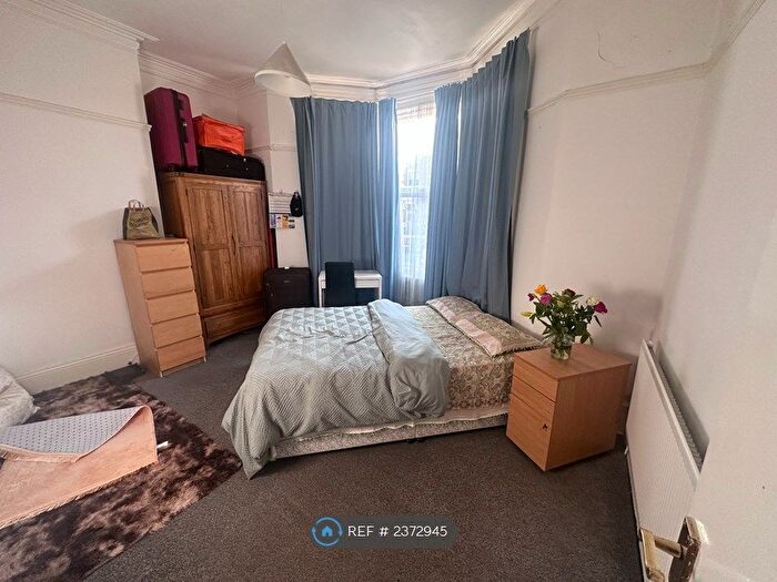 2 Bedroom Flat To Rent In Trewhitt Road, Newcastle Upon Tyne, NE6