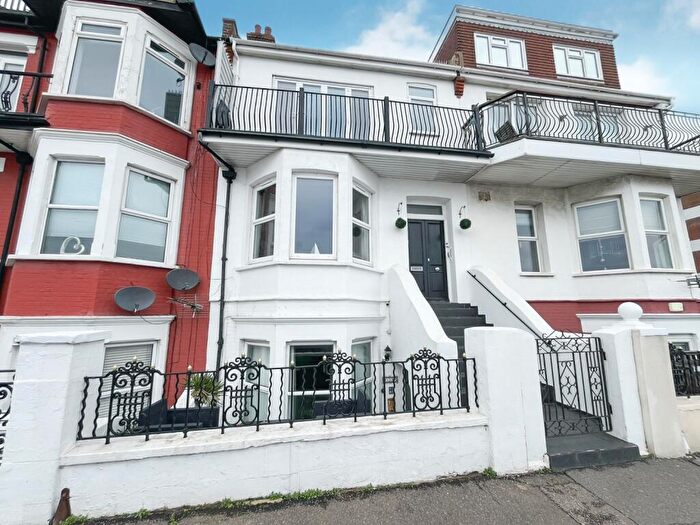 2 Bedroom Flat For Sale In Eastern Esplanade, Southend On Sea, Essex, SS1