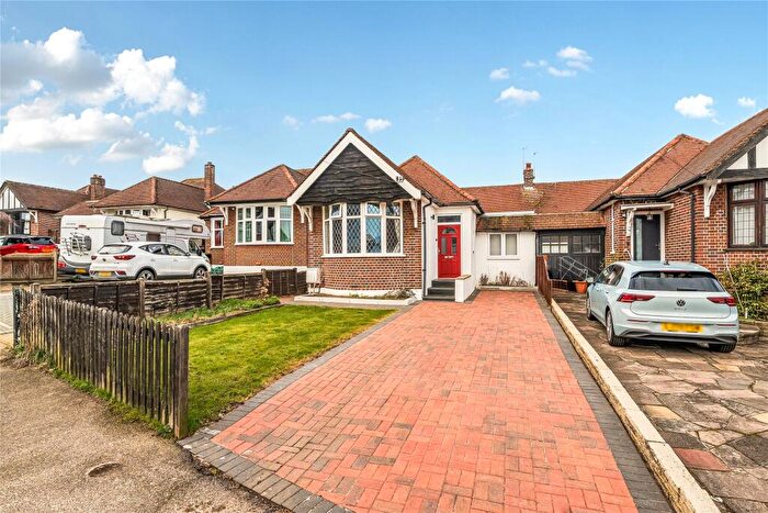 3 Bedroom Bungalow For Sale In Oakdene Drive, Surbiton, KT5