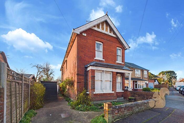 3 Bedroom Detached House For Sale In Athelstan Road, Colchester, CO3