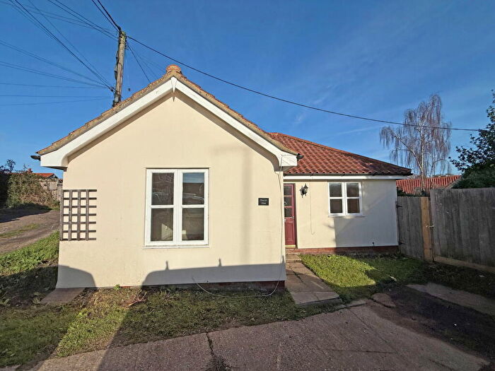 2 Bedroom Detached Bungalow For Sale In Framlingham, Suffolk, IP13
