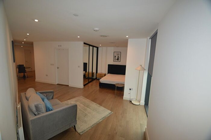 1 Bedroom Studio To Rent In Hadrian's Tower, Newcastle Upon Tyne, NE4