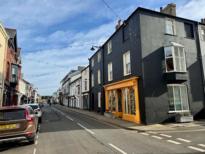 3 Bedroom End Of Terrace House For Sale In Castle Street, Beaumaris, LL58