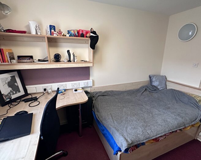 1 Bedroom Flat To Rent In Hyde Grove, Manchester, M13