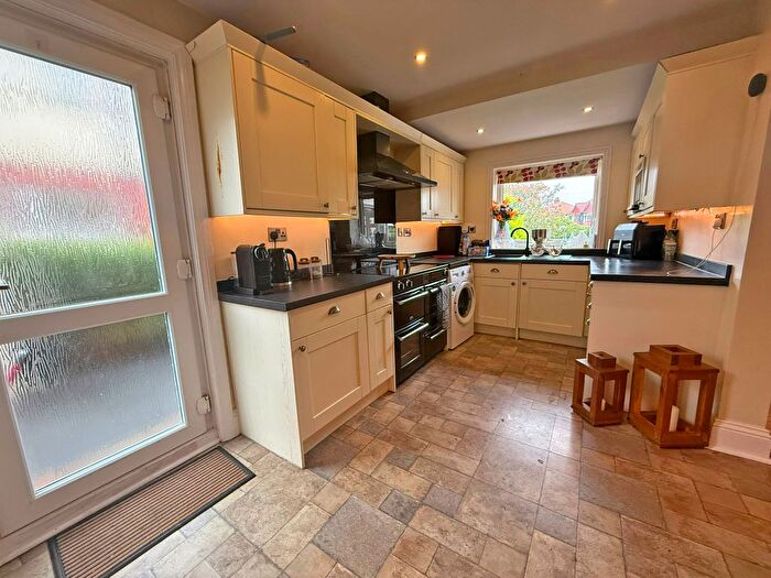 5 Bedroom Detached House For Sale In Green Lane, Scarborough, YO12