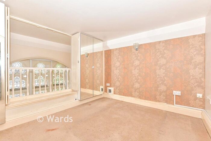 2 Bedroom Duplex For Sale In Ladywell, Dover, Kent, CT16