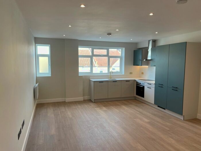 2 Bedroom Flat To Rent In Westborough Road, Westcliff-On-Sea, SS0