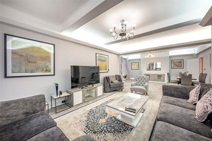4 Bedroom Apartment For Sale In Berkeley Court, Baker Street, London, NW1