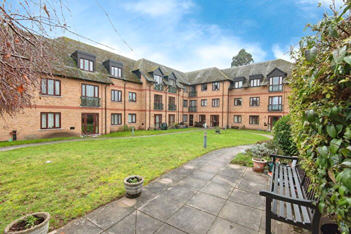 2 Bedroom Flat For Sale In Shortmead Street, Biggleswade, Bedfordshire, SG18