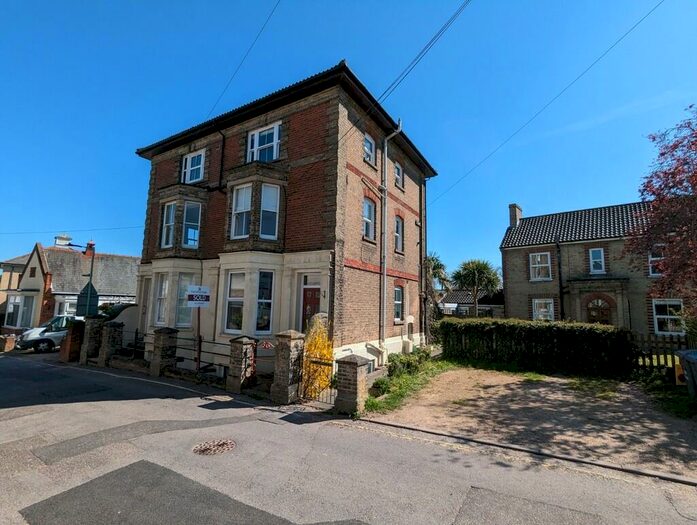 2 Bedroom Apartment To Rent In Station Approach, Saxmundham, IP17
