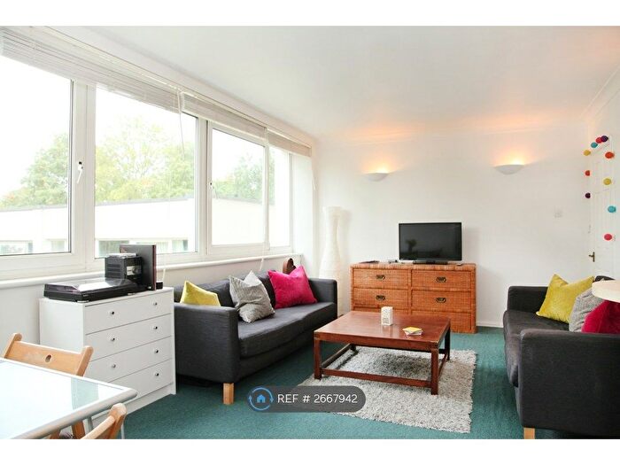 1 Bedroom Flat To Rent In Kersfield House, London, SW15