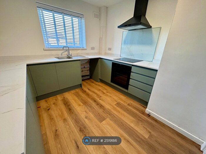 2 Bedroom Flat To Rent In Harrogate Road, Leeds, LS17