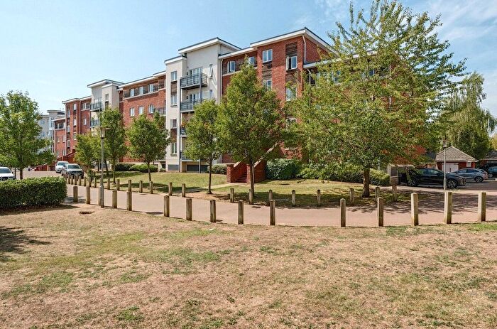 1 Bedroom Flat For Sale In Kingsquarter, Maidenhead, Berkshire, SL6
