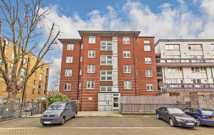 2 Bedroom Flat To Rent In Queensdale Crescent, London, W11