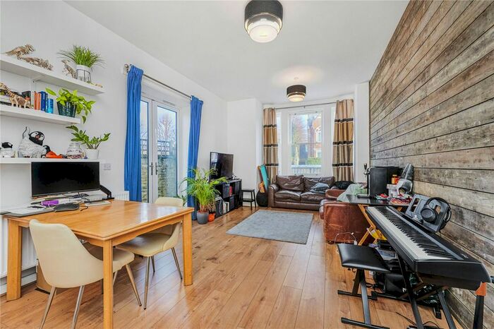 2 Bedroom Flat To Rent In Fulham Palace Road, London, SW6