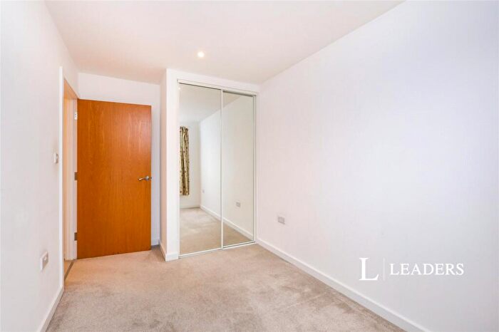 2 Bedroom Flat To Rent In Carlisle Road, Eastbourne, East Sussex, BN20