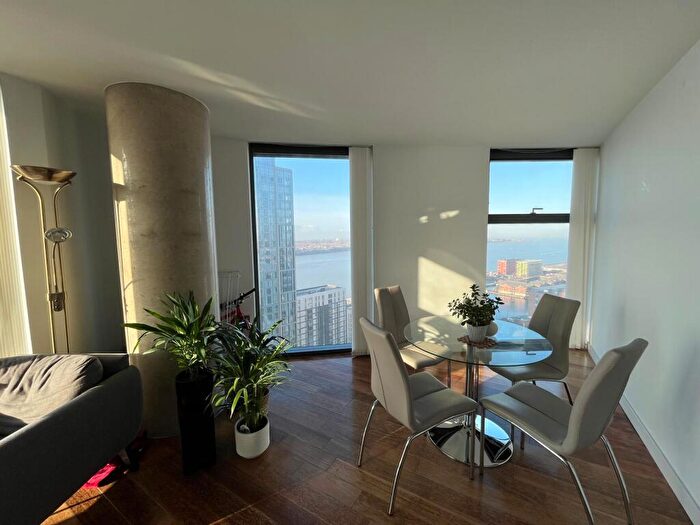 2 Bedroom Apartment To Rent In West Tower, Brook Street, L3