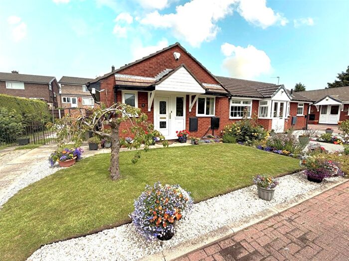 1 Bedroom Semi Detached Bungalow For Sale In Brook Meadow, Westhoughton, Bolton, BL5