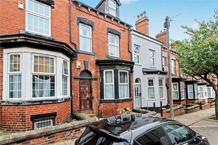 4 Bedroom Terraced House For Sale In Lascelles Terrace, Leeds, West Yorkshire, LS8