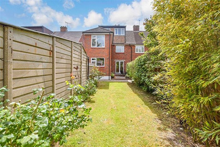 4 Bedroom Semi Detached House For Sale In Oliver Crescent, Farningham, Dartford, Kent, DA4