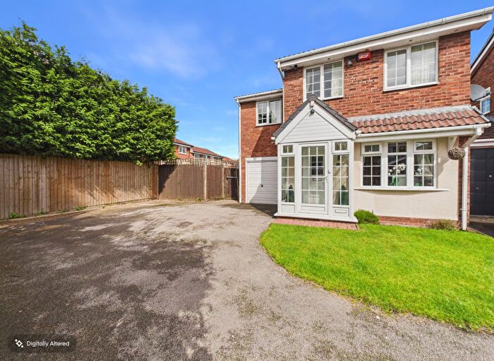3 Bedroom Link Detached House For Sale In The Riddings, Walmley, Sutton Coldfield, B76
