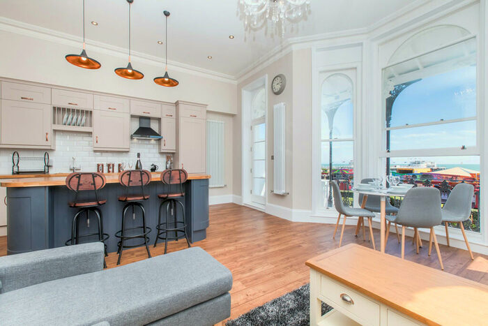 2 Bedroom Flat To Rent In Marine Parade, Worthing, BN11