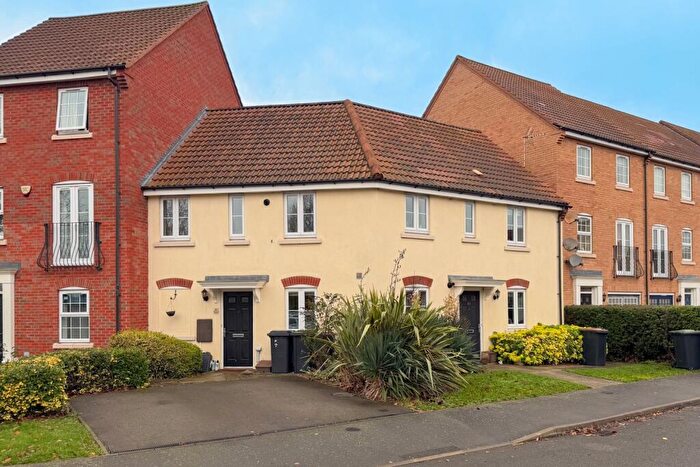 2 Bedroom Flat For Sale In Wharton Crescent, Beeston, Nottingham, Nottinghamshire, NG9