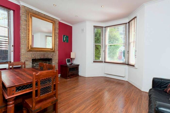 2 Bedroom Flat To Rent In Denholme Road, London, W9