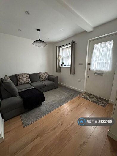 4 Bedroom Terraced House To Rent In Smalley Close, Hackney, N16