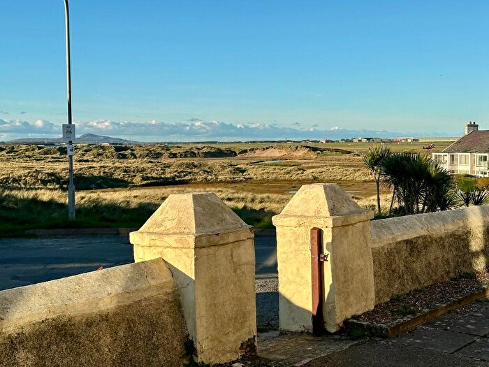 5 Bedroom Detached House For Sale In Warren Road, Rhosneigr, LL64