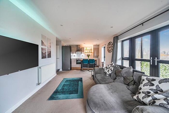 2 Bedroom Flat For Sale In Dakota House, Welwyn Garden City, Hertfordshire, AL7