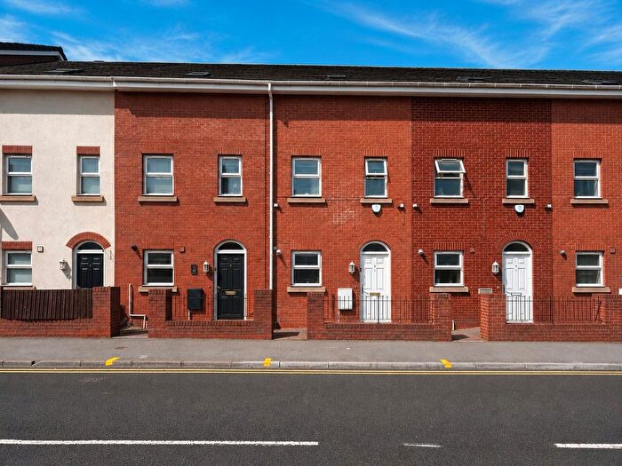 4 Bedroom Terraced House For Sale In Rosehill, Willenhall, West Midlands, WV13