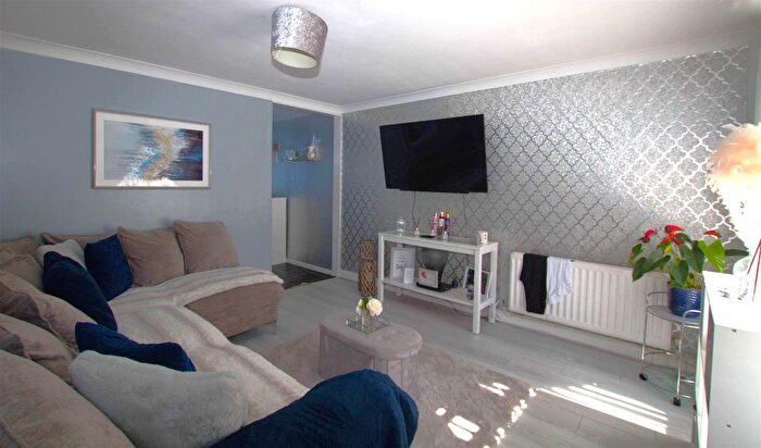 3 Bedroom Terraced House For Sale In Chippenham Road, Middlesbrough, TS4