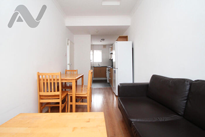4 Bedroom Maisonette To Rent In Eversholt Street, Euston, London, NW1