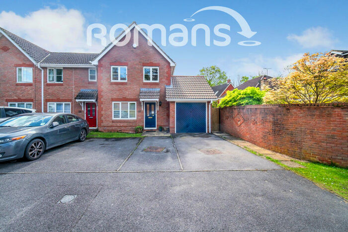 3 Bedroom End Of Terrace House To Rent In Gadd Close, RG40