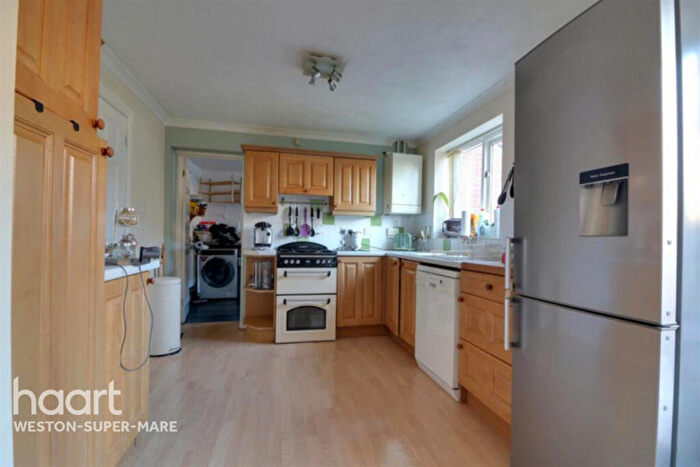 3 Bedroom Detached House To Rent In Azalea Road, Weston-super-mare, BS22