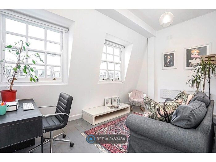 2 Bedroom Flat To Rent In Holloway Road, London, N7