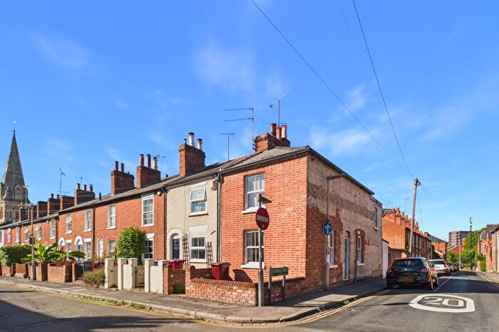 3 Bedroom End Of Terrace House To Rent In St Johns Road, Reading, Berkshire, RG1
