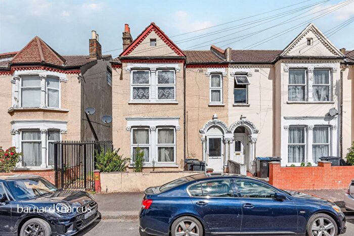 3 Bedroom Terraced House For Sale In Hathaway Road, Croydon, CR0