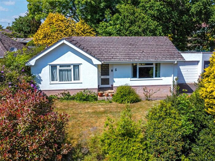 2 Bedroom Bungalow For Sale In Woodhayes Avenue, Highcliffe, Dorset, BH23