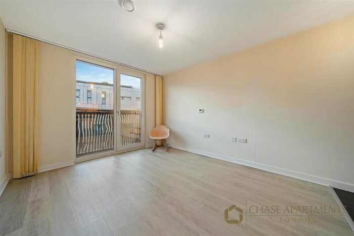 1 Bedroom Flat To Rent In Wood House, Grosvenor Waterside, Chelsea, SW1W