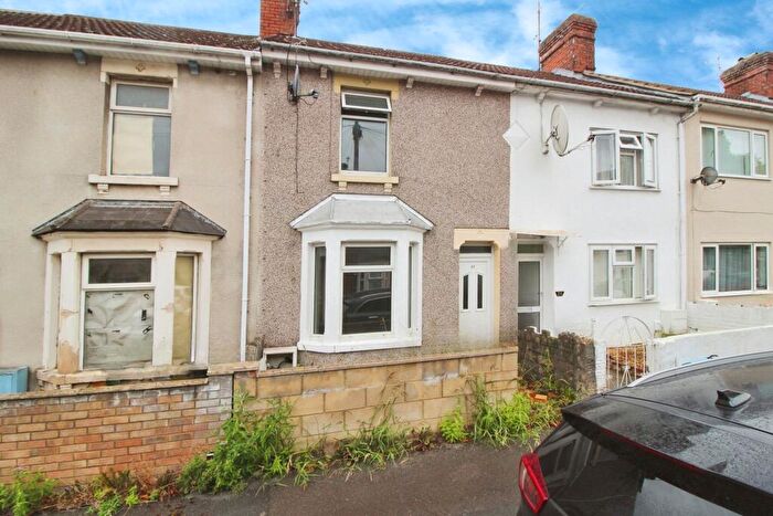 3 Bedroom Terraced House To Rent In Maxwell Street, Swindon, SN1