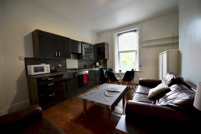 3 Bedroom Flat To Rent In Clarendon Road, University, Leeds, LS2