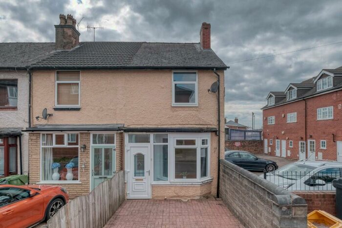 3 Bedroom End Of Terrace House To Rent In Coronation Terrace, Stoke Road, Bromsgrove, Worcestershire, B60