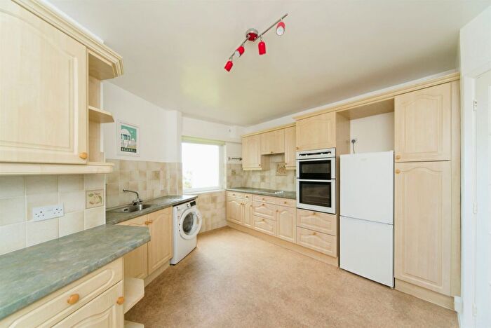 2 Bedroom Flat For Sale In West Parade, Bexhill-On-Sea, TN39
